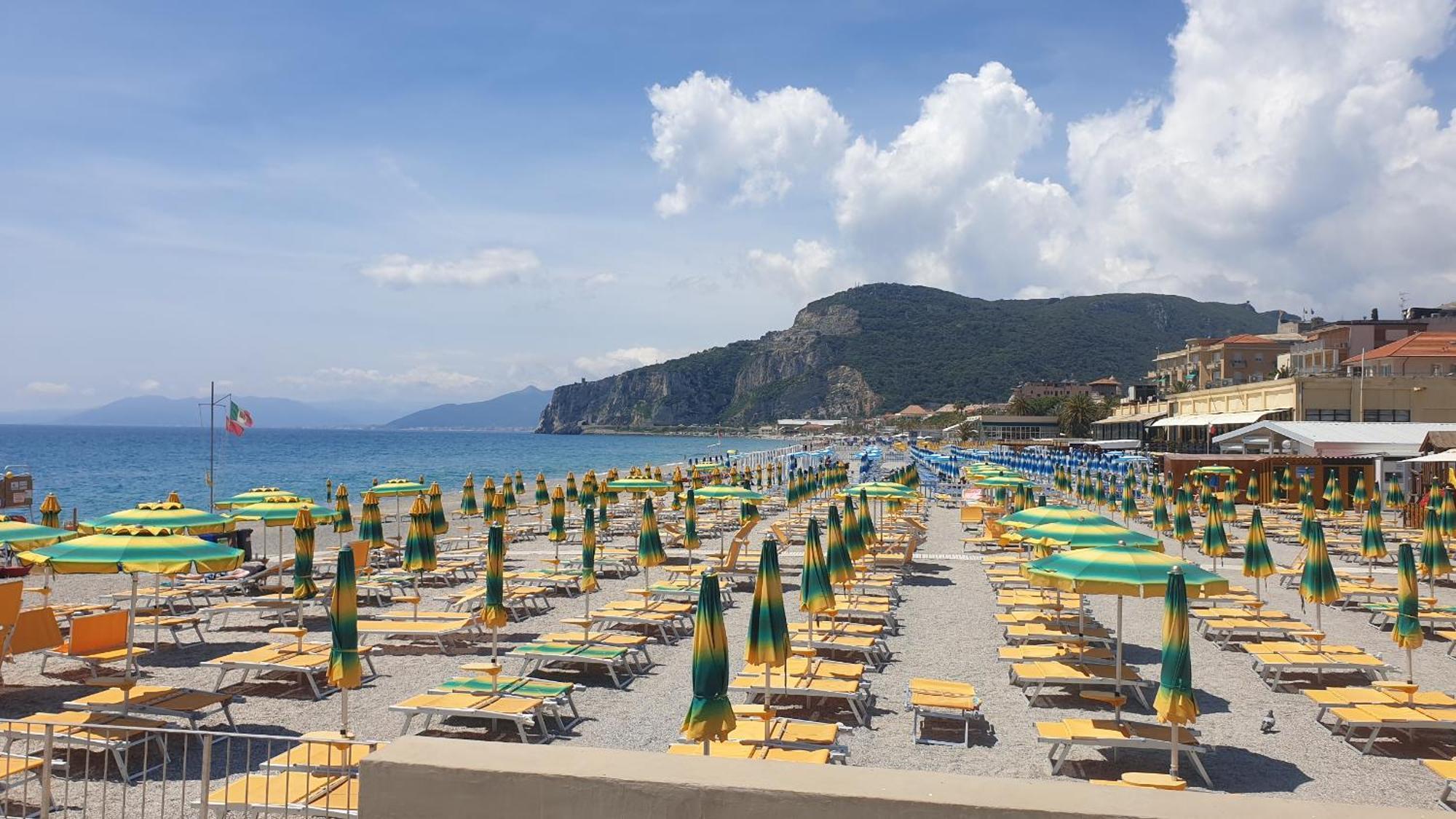 Piccolo Hotel Holiday Center Finale Ligure Dış mekan fotoğraf
