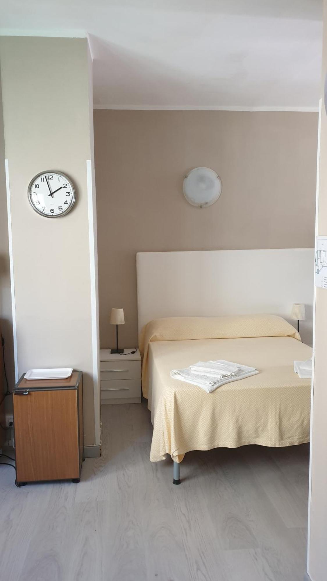 Piccolo Hotel Holiday Center Finale Ligure Dış mekan fotoğraf